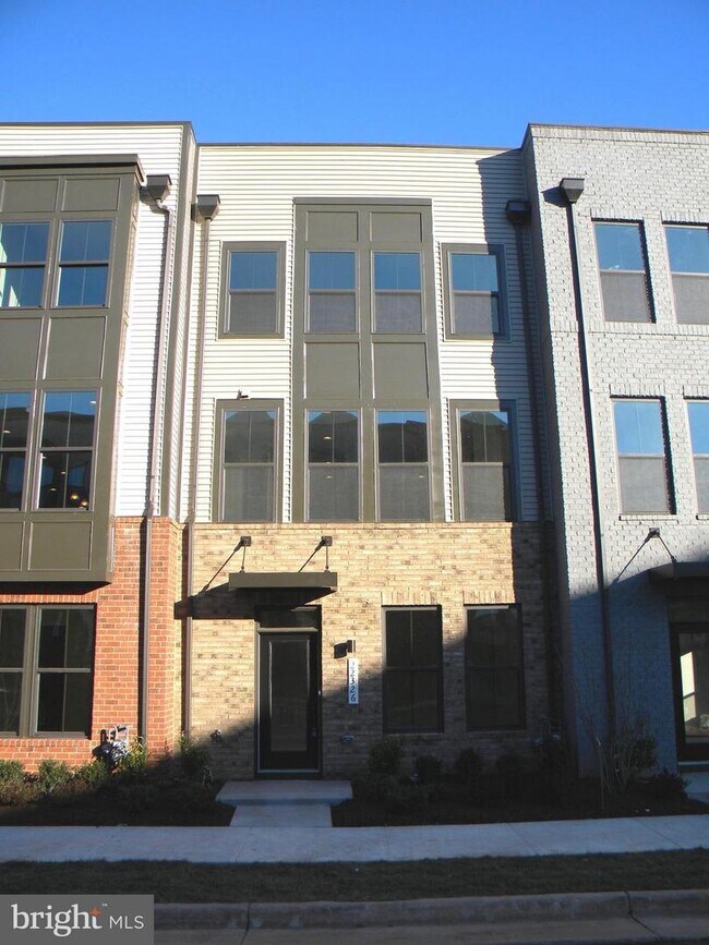 Building Photo - 22326 Tees Terrace