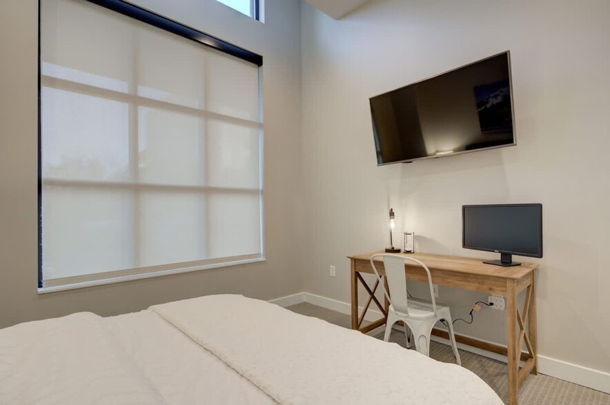 Building Photo - 110 W Beall St