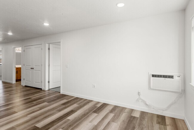 Building Photo - Beautiful, brand new 3 bed apartment in Pocatello!