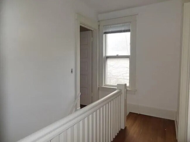 Building Photo - 320 N Dodge St