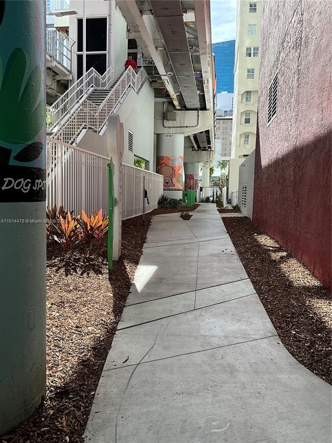 Building Photo - 133 NE 2nd Ave