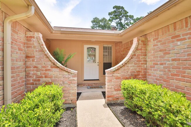 Building Photo - 15822 Whipple Tree Dr