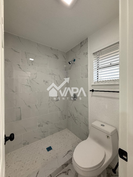 Building Photo - 194 High Oak