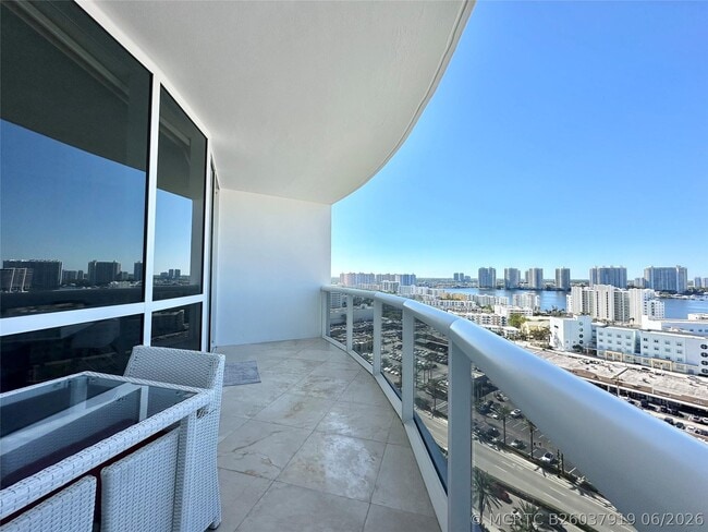 Building Photo - 18201 Collins Ave