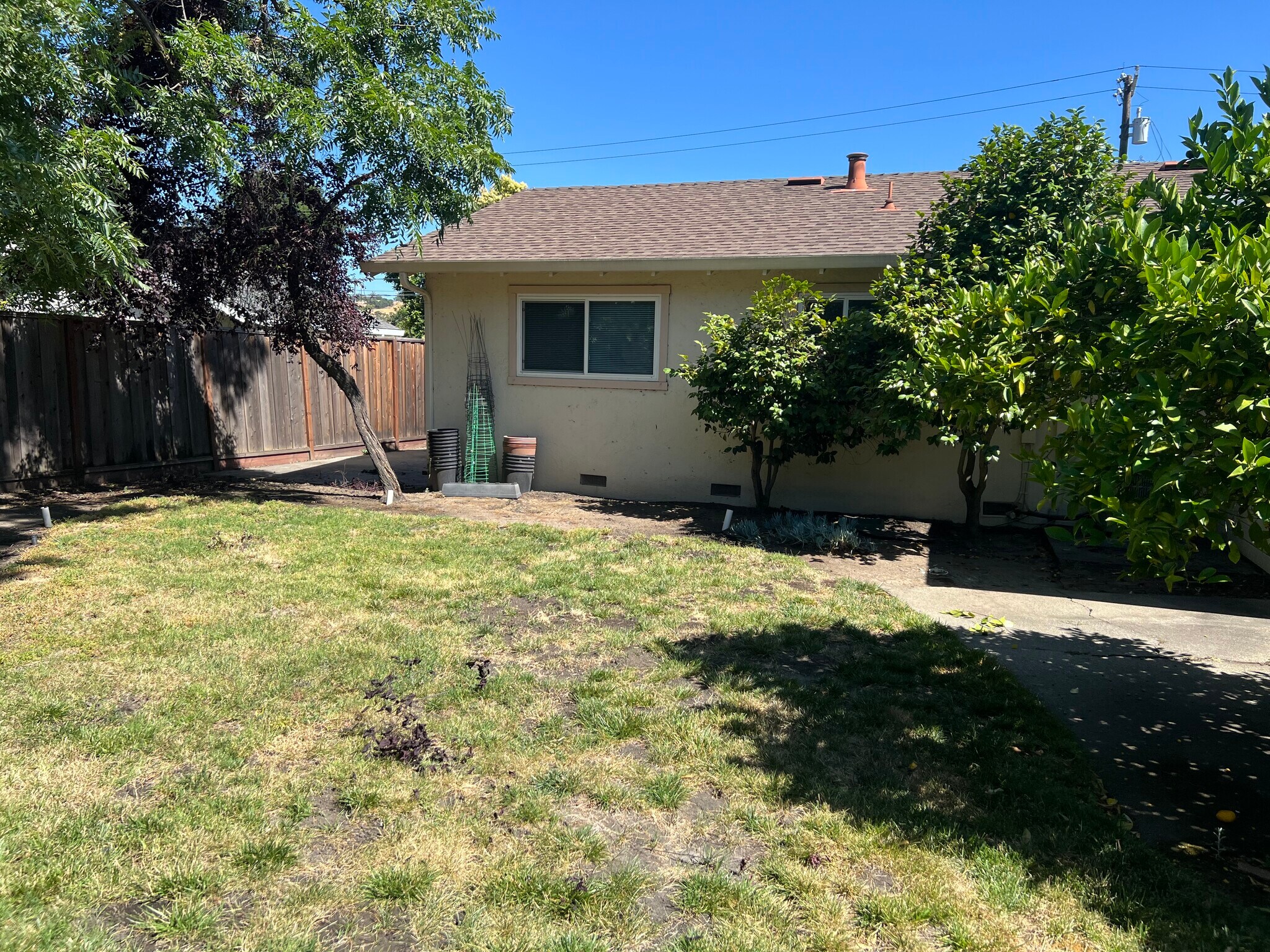 Building Photo - 3270 Hillview Ln