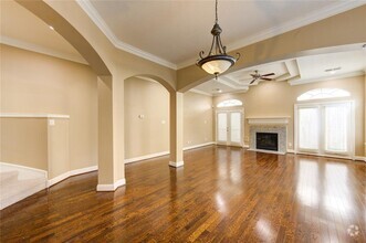 Building Photo - 610 Detering St