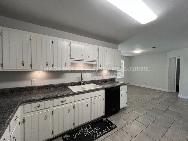 Building Photo - 2017 Coral Creek Dr