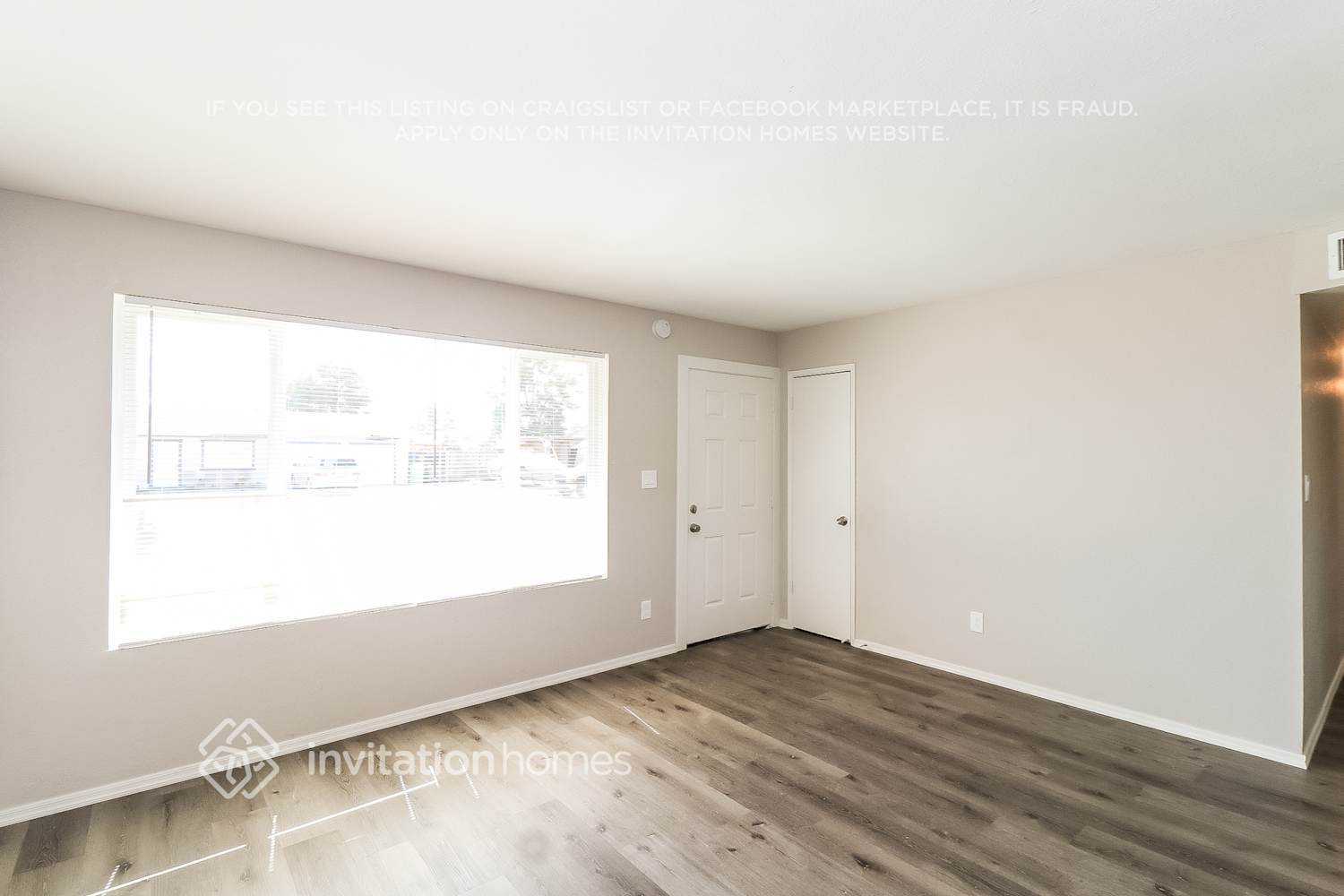 Building Photo - 1624 W Behrend Dr