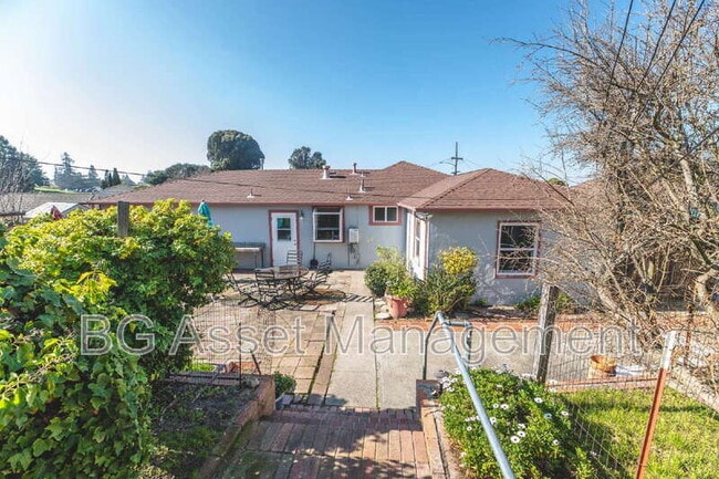 Building Photo - 950 Kelvin Ct