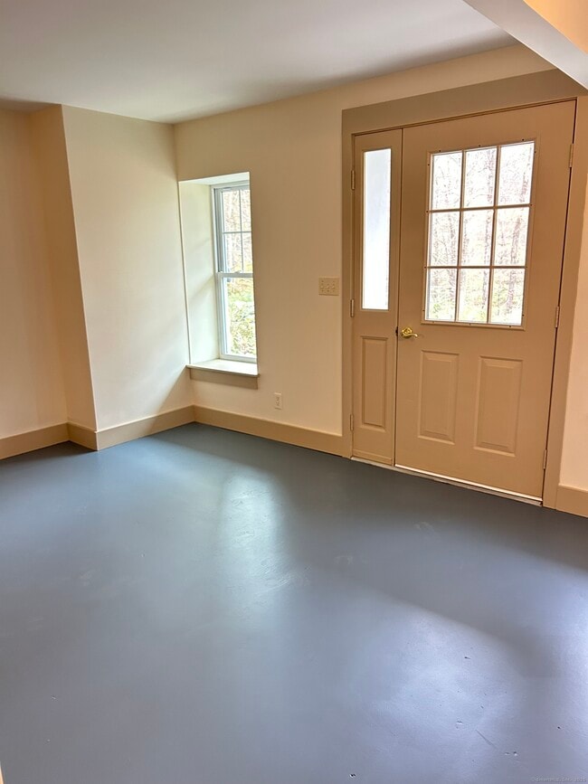 Building Photo - 199 Hoop Pole Hill Rd