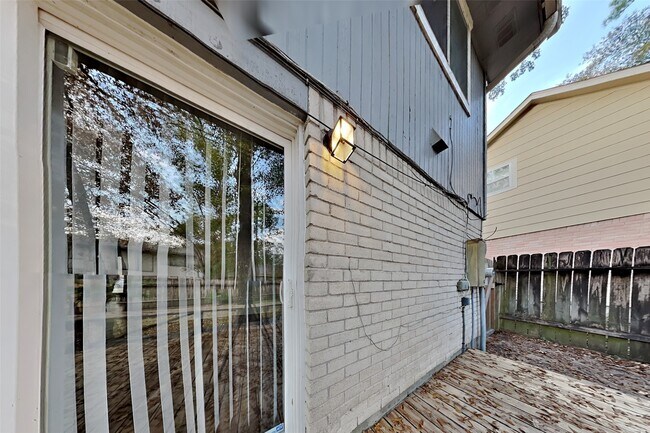 Building Photo - 40 Rockfern Rd