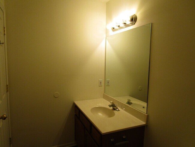 Building Photo - 5001-5003 Betty Jean Way