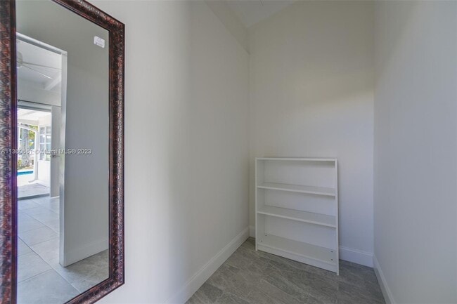 Building Photo - 2465 Bimini Ln