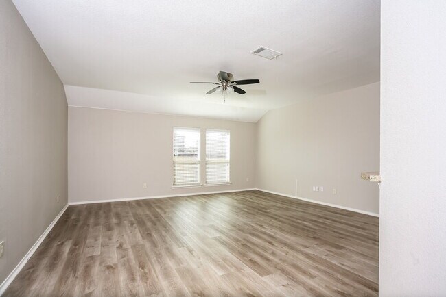 Building Photo - 3013 Melrose Dr