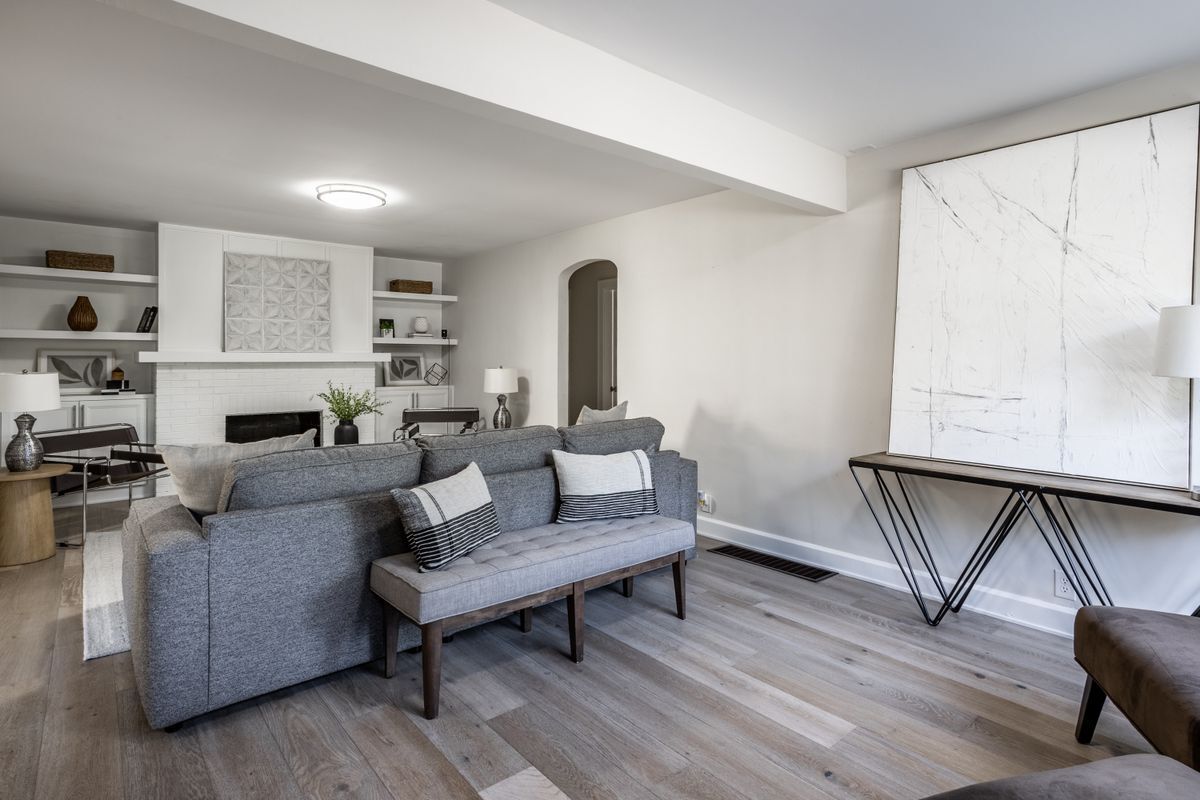 Building Photo - 818 E 50th St