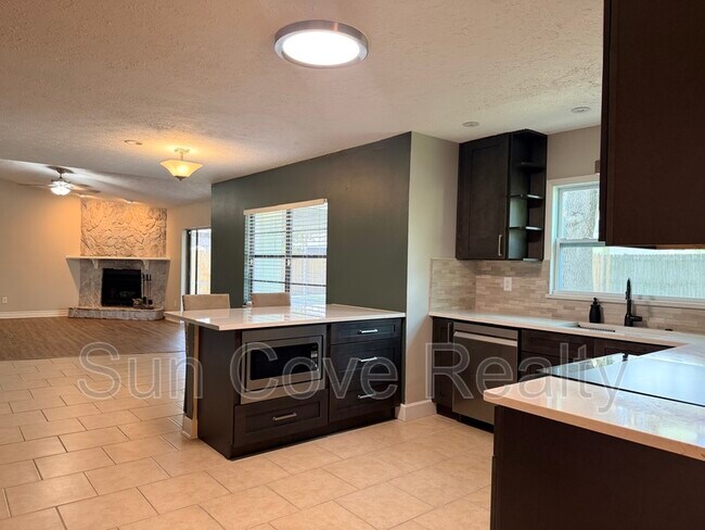 Building Photo - 4017 Paddlewheel Dr