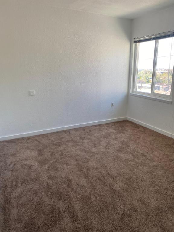 Building Photo - 16850 Ehle St