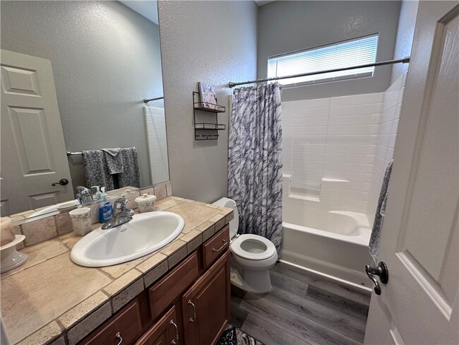 Building Photo - 2836 Esmerelda Dr