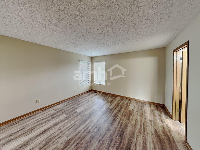 Building Photo - 6380 Kelsey Ct