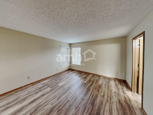 Building Photo - 6380 Kelsey Ct