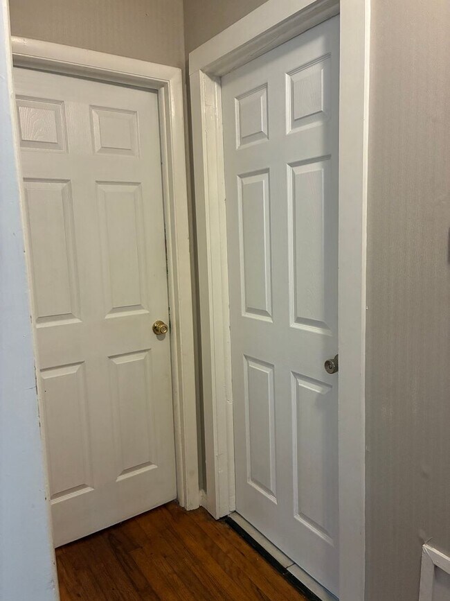 Building Photo - 3 bedroom 2 bathroom near St. Mary's Hospital