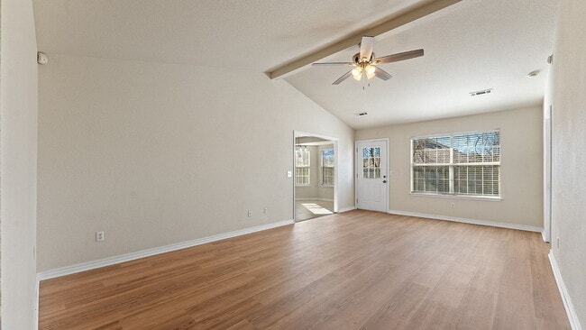 Building Photo - "Homey 3-Bed Home with Granite Finishes in Fayetteville – Your Perfect Retreat Awaits!"