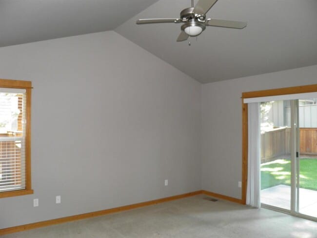 Building Photo - 20113 Sekirk Mountain Way