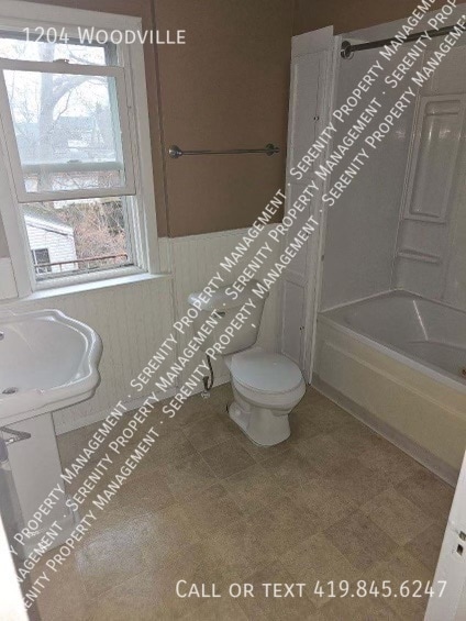 Building Photo - 1204 Woodville Rd