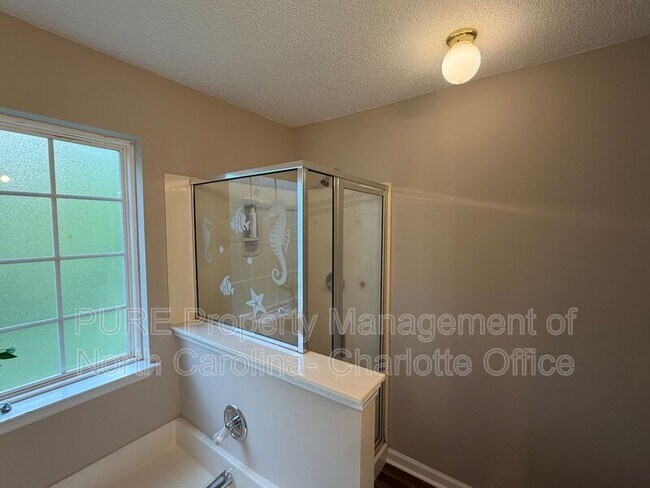 Building Photo - 3385 Hunting Wood Ct