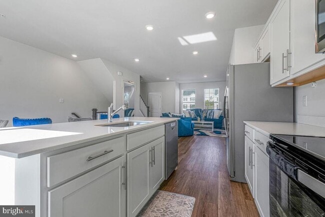 Building Photo - 313 Soft Rush Ln