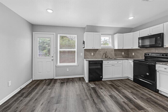 Building Photo - 513 Avenue I
