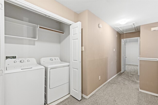 Building Photo - 51 Marble Rock Pl