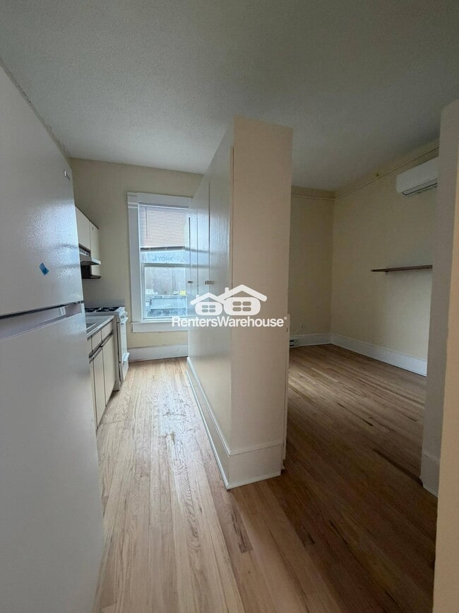 Building Photo - 1215 25th St