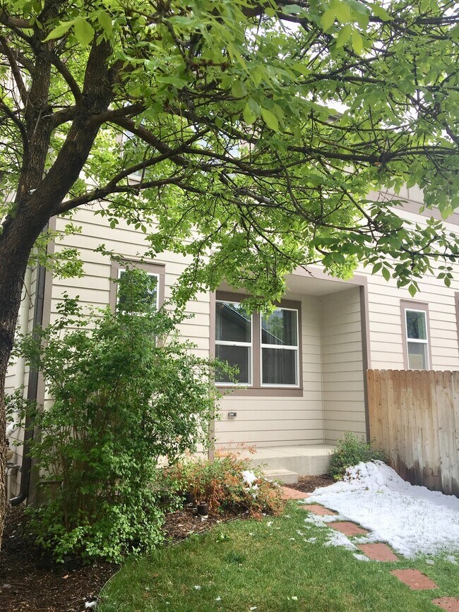 Building Photo - Luxury in Old Town Lafayette for Lease! MU...