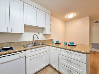 Building Photo - The Vine Apts
