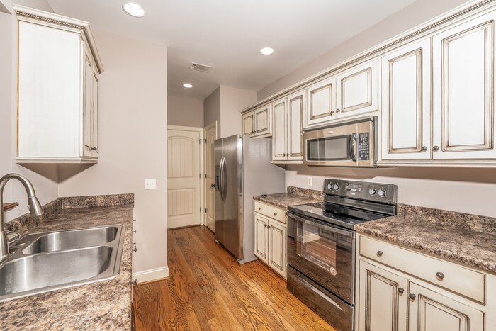 Building Photo - 475 Earl Owens Dr