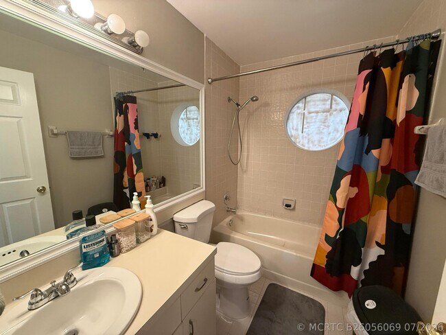 Building Photo - 13025 Meadowbreeze Dr