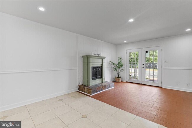 Building Photo - 202 Buckingham Ln