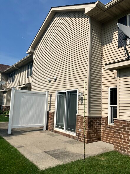 patio - 906 SE Crossings Ln