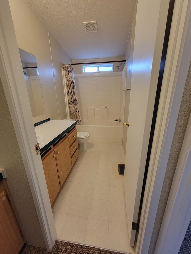 Building Photo - For Rent – 3 Bedroom, 2 Bath Home Near Old...