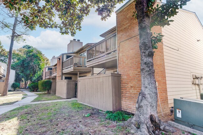 Building Photo - 6001 Reims Rd