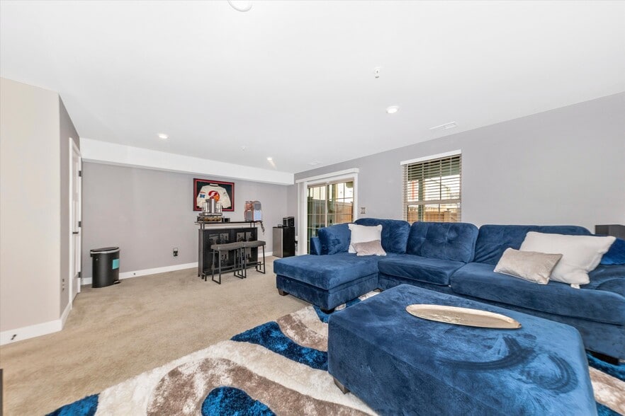 Building Photo - 166 Drydock Way