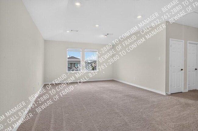 Building Photo - 395 Boroughbridge Dr
