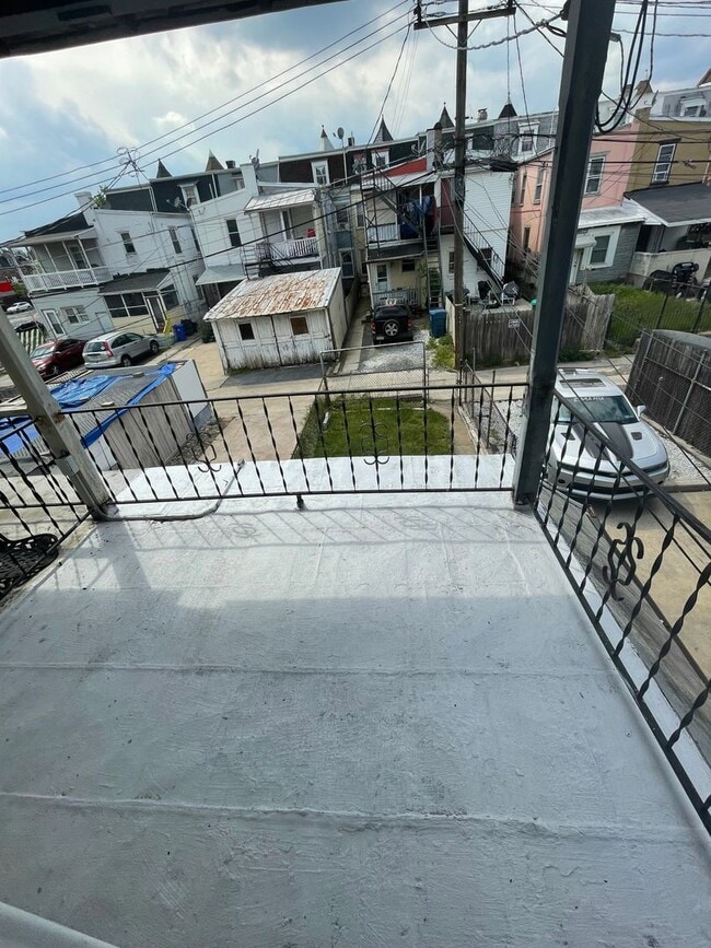 Building Photo - 4 Bedroom Single family Home