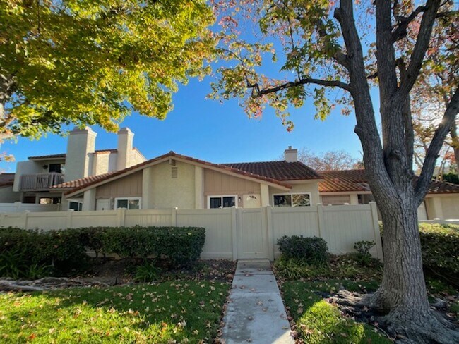 Building Photo - Thousand Oaks Totally Remodeled 3 Bed 2 Full Bath