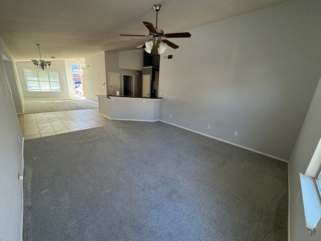 Building Photo - Charming smart 3BR House in El Paso with S...