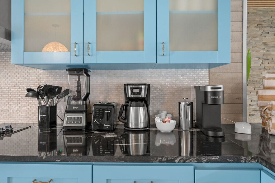 Building Photo - 11784 85th Ave