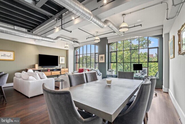 Building Photo - 1600 Clarendon Blvd