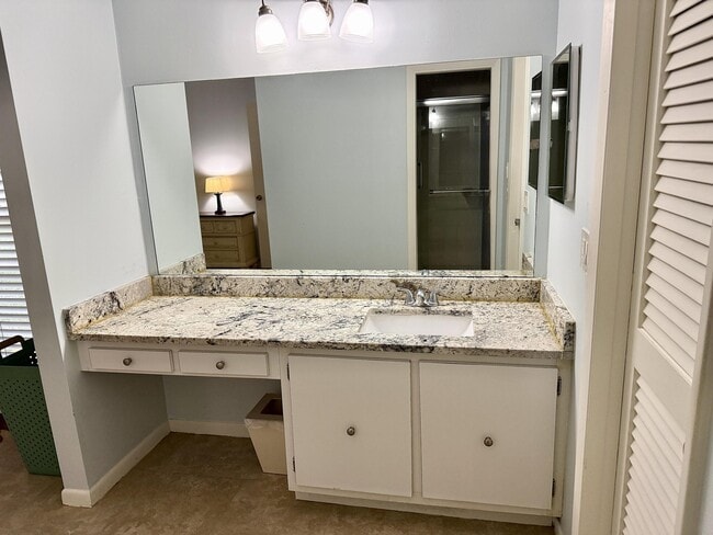 Building Photo - 20920 Sedgewick Dr