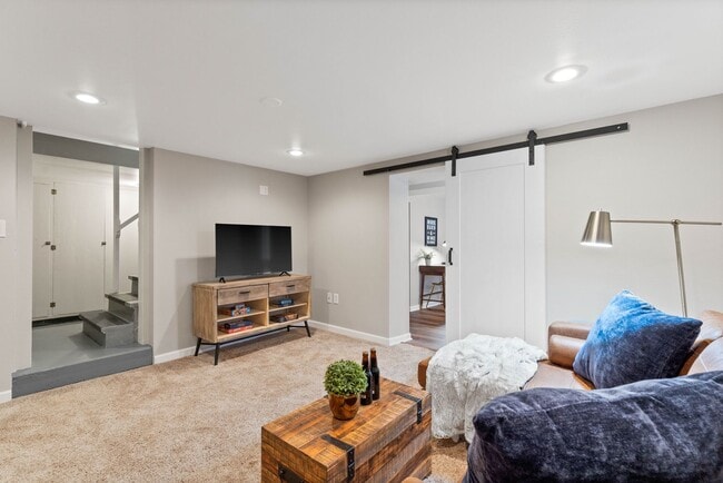 Building Photo - The Garland Bleu 3 bedroom home (Furnished)